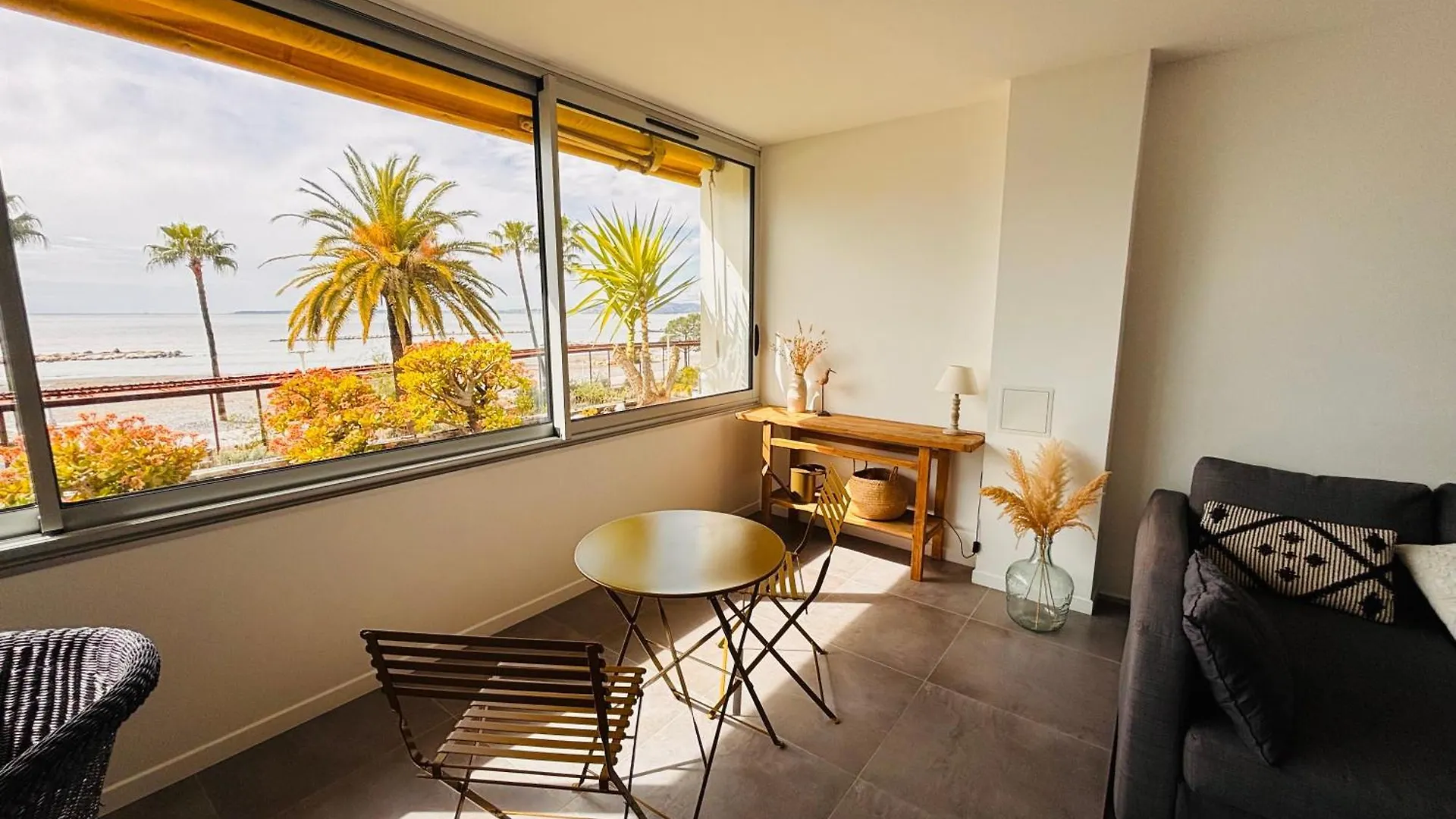 Plage Landsberg Appartement 2 pièces en bord de mer Saint-Laurent-du-Var France